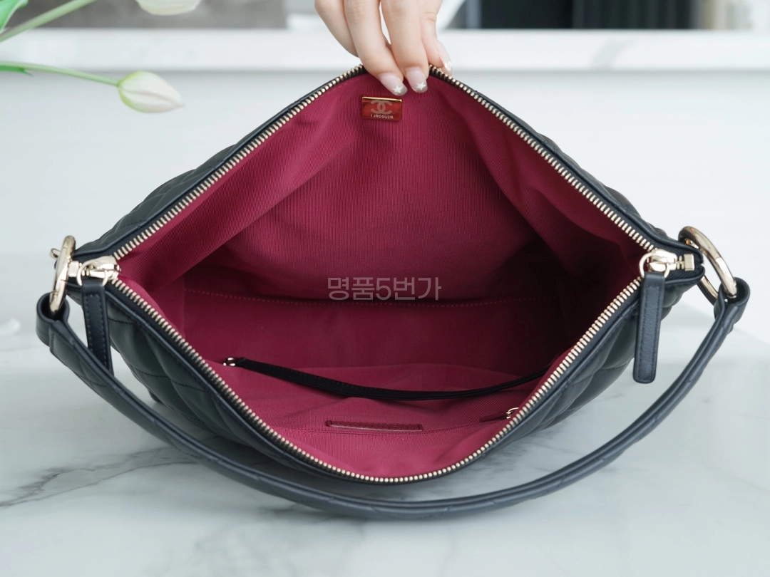샤넬 23 램스킨 맥시 호보백 상품 이미지 7